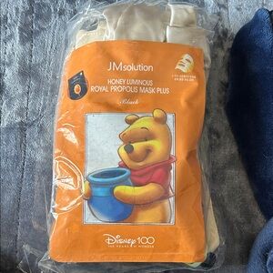 Disney Honey Luminous Propolis Mask with Pooh Design